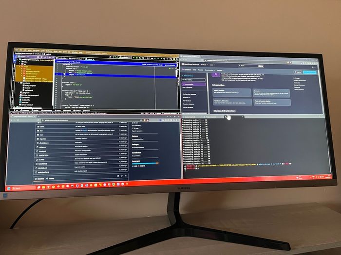 Samsung 34 inch Ultra Wide Monitor
