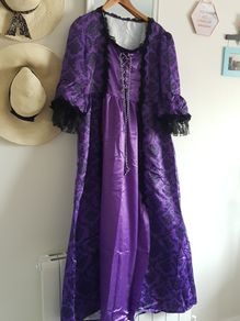 ladies medieval style dress