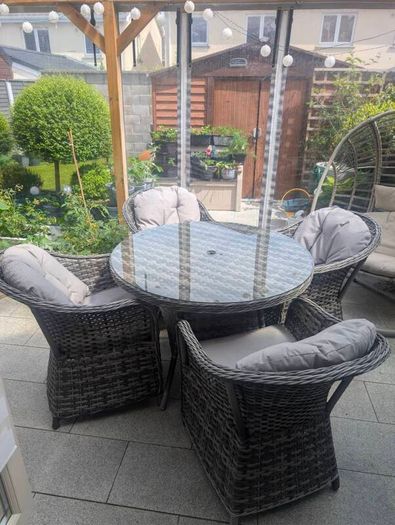 Florida outdoor dining set