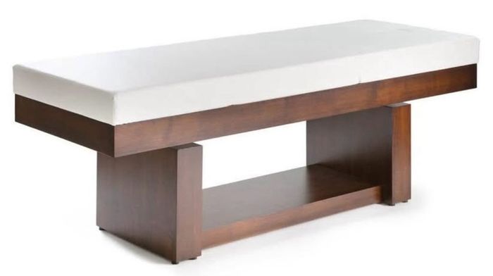 treatment table/bed
