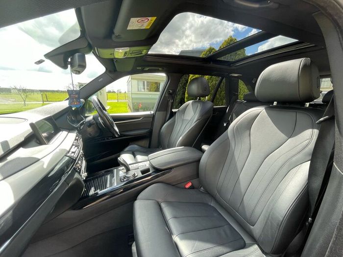 2016 BMW X5 xDrive40e m Sport - High Spec