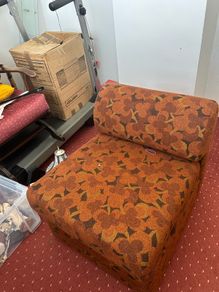 Retro chair with storage