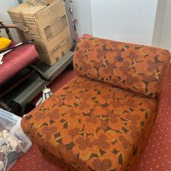Retro chair with storage