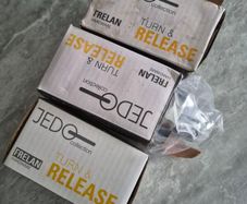 Jedo turn and release door locks