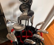 Golf Clubs for sale, complete set only.