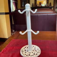 Kitchen Craft Traditional style cast iron  cream mug tree stand . Height is 35.5 cm. 2 available .Pricing them individually and can sell individually