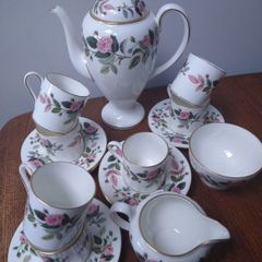 Wedgewood Hathaway Rose Coffee Set