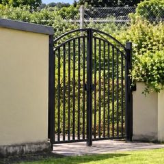 Metal Gate