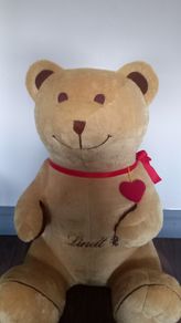Limited Edition XL Lindt Love Bear