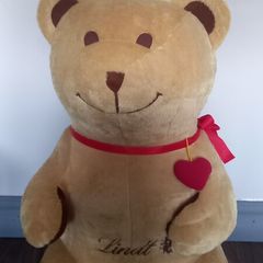 Limited Edition XL Lindt Love Bear