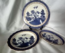 Booths "Real Old Willow" Plates and Gateaux Cake Plate