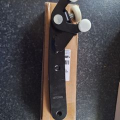 VW caddy side door guide roller
