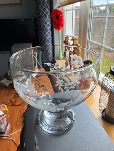 Vintage footed etched glass bowl with floral design