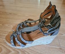 sandals size 38