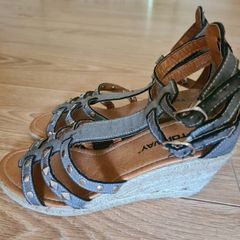 sandals size 38