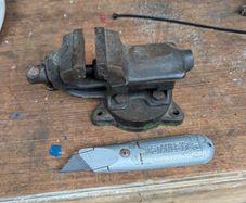 Mini vice