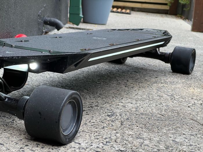 Action Qu4tro 4WD electric longboard