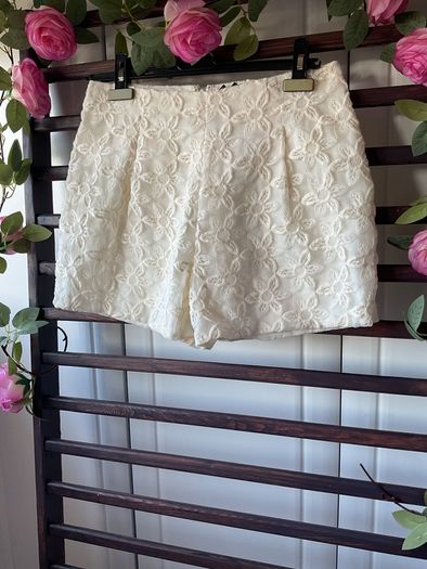 River island cream lace shorts size 10