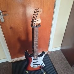 Fender strat Mim w Locking tuners