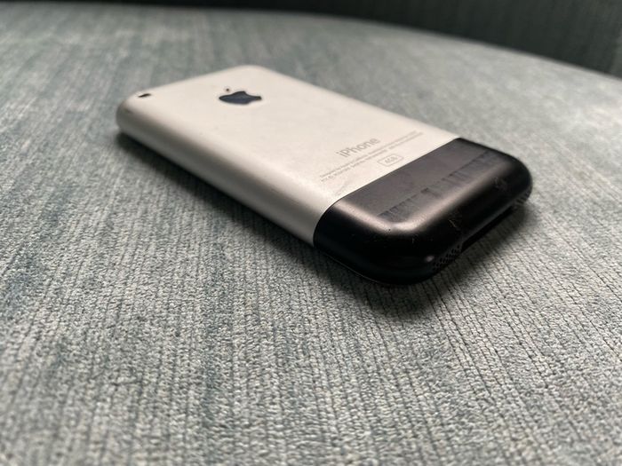 Apple Iphone 2g 1st Generation - 4gb - A1203 Complete Box Set