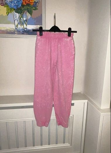 Brand New Girls Oversized Pink Joggers. Age UK 9 / EU 134 cm