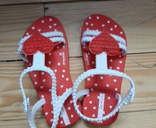 girls sandals