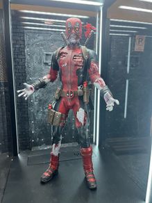 Hot Toys Deadpool Zombie version