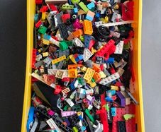 LEGO Bundle: 2.45kg Genuine LEGO with Yellow Storage Box