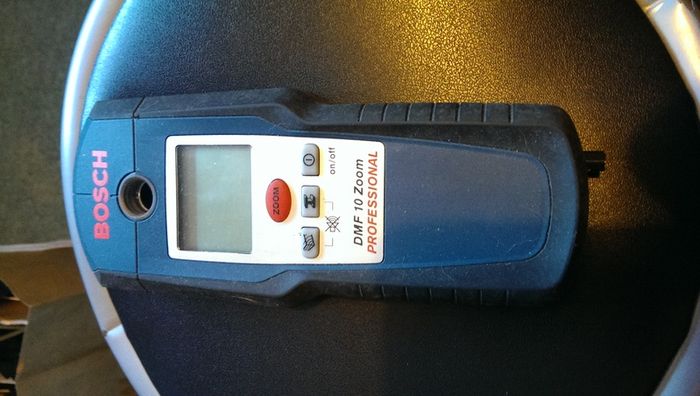 Bosch DMF 10 Zoom cable/metal detector