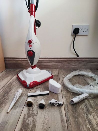 Dirt Devil DD7001 Steam Mop