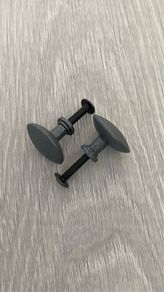 Set of 2 knobs