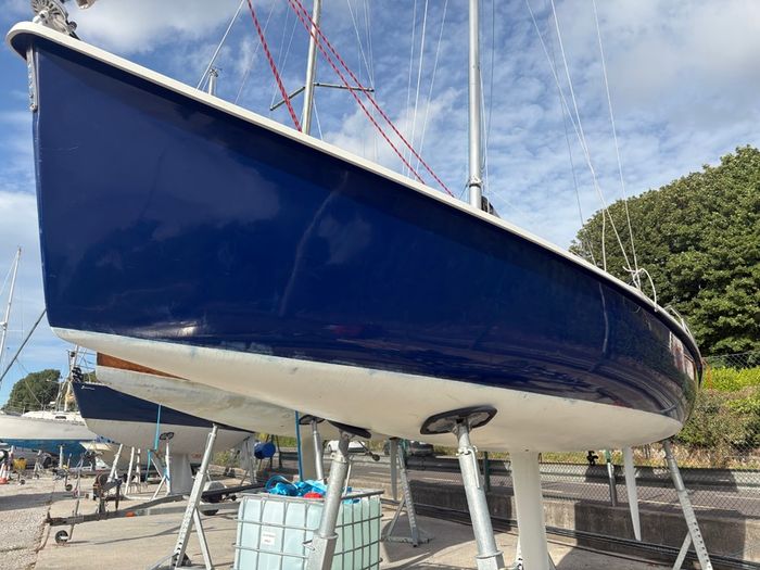 Racing Sailing Boat - Excellent Condition