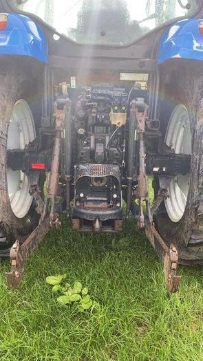 New Holland TS115A