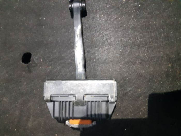 BMW E60 E61  5series  Door Check Strap Catch Stop