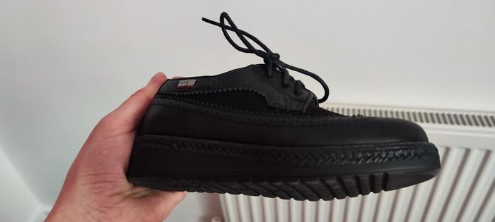 Girls shoes size 28