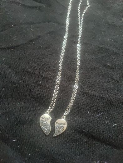 best friend pendant
