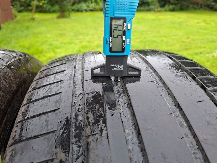 2x 285/45/20  Falken