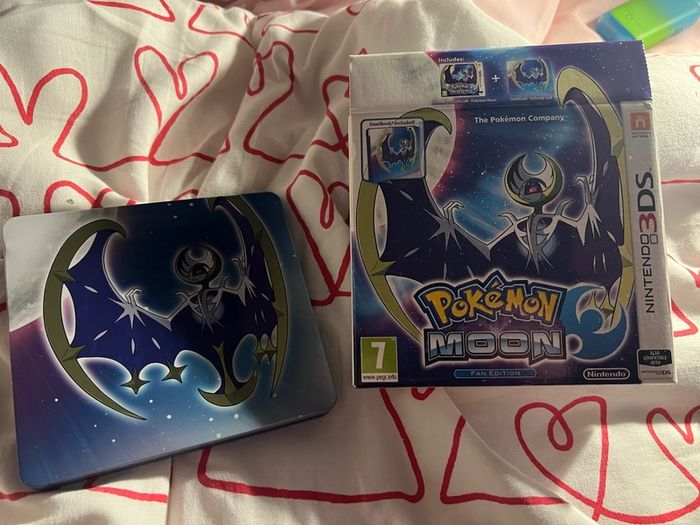 Nintendo  3ds Pokemon Moon steelbook, and outer box only, no game