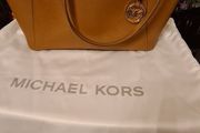 Michael Kors Jet Set bag