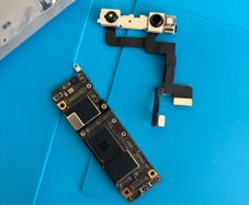 iPhone 11 Logic Board + Face ID Module - FOR PARTS
