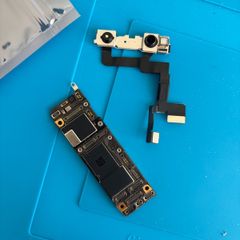iPhone 11 Logic Board + Face ID Module - FOR PARTS