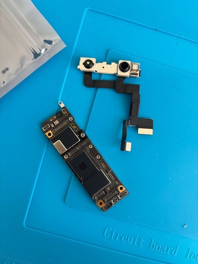 iPhone 11 Logic Board + Face ID Module - FOR PARTS