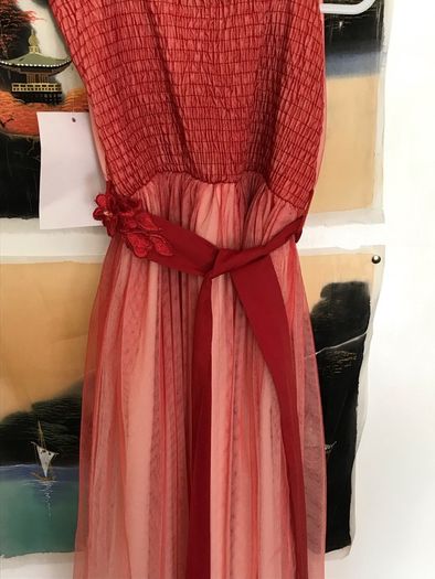 Little mistress : London red dress