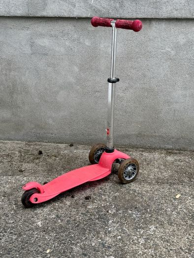 pink micro scooter