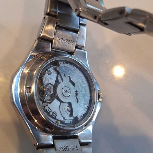 Seiko 5 Automatic "Weekdater" (Reference 7S36-02M0 / Model SNZE75)