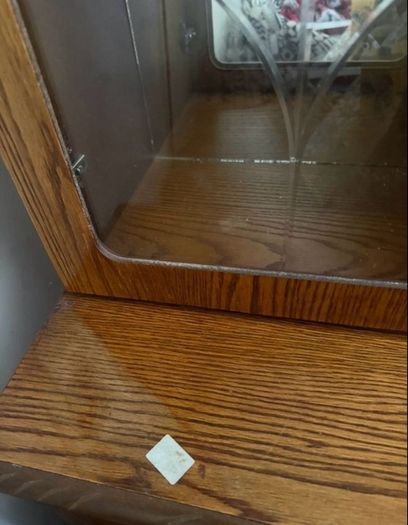 Traditional Oak Dresser Display Cabinet/ Dresser with hutch