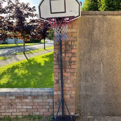 Basketball hoop