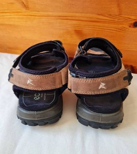Ecco off the road sandles Size 8 eu 42 tan leather in good condition