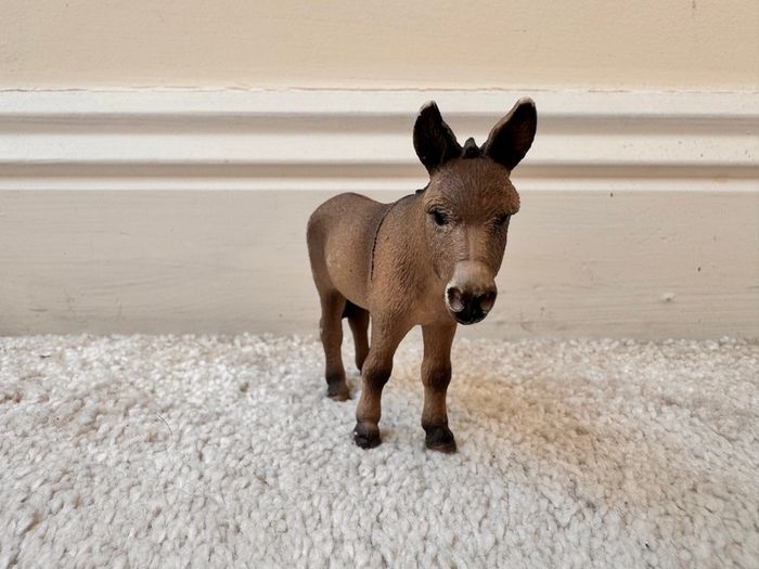 Schleich Donkey Burro Jenny Farm Animal Figure 2008 D-73527  approx. 8.5 cm. Used Please see photos
