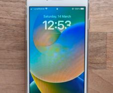 iPhone 8 (64GB, like new)